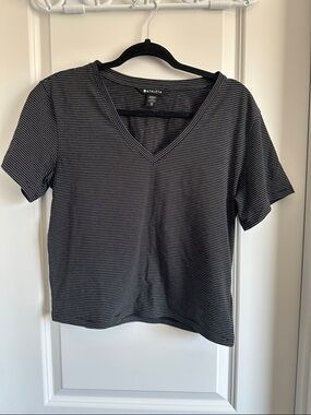 Athleta Black & Gray Thin-Striped V-Neck Short Sleeve Tee